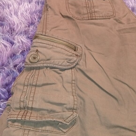 womens cargo shorts - Picture 6 of 8